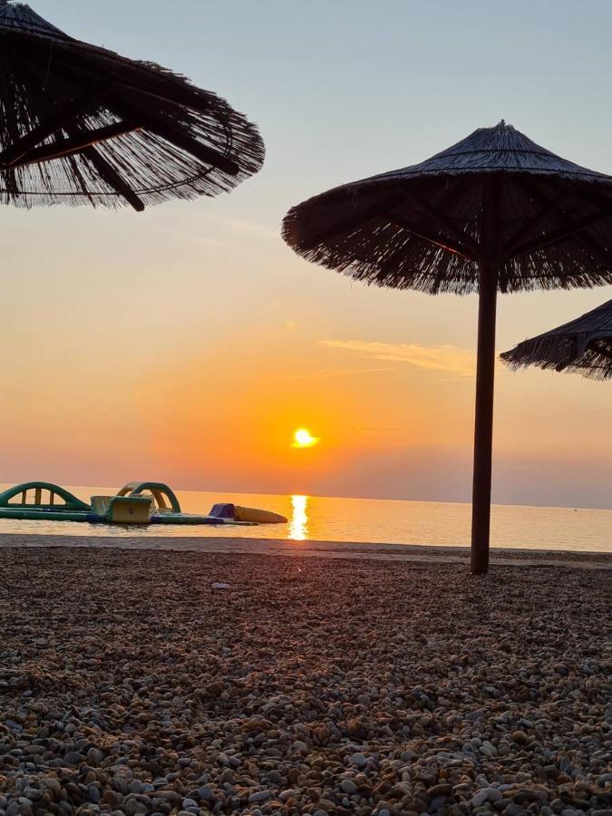 אומאג Apartments & Rooms Villa Adamovic מראה חיצוני תמונה
