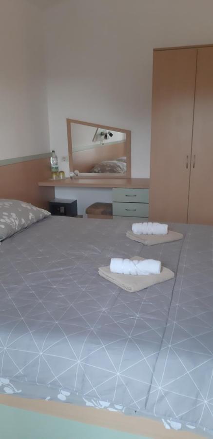 אומאג Apartments & Rooms Villa Adamovic מראה חיצוני תמונה