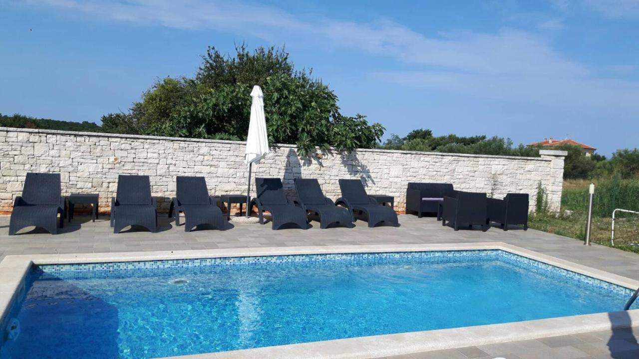 אומאג Apartments & Rooms Villa Adamovic חדר תמונה